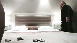 【69堂午夜视频】粉色短发外国大洋马 异域风情媚眼勾魂