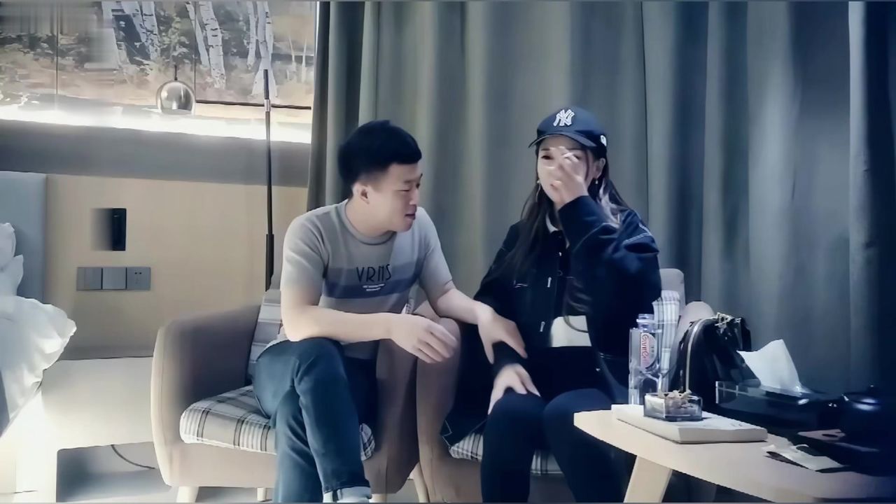 【69堂午夜视频】跪着深喉口交喜欢口的感觉 感觉好大猛操我要不行了