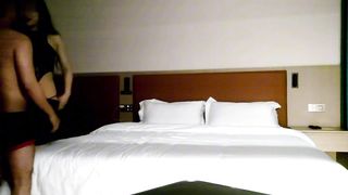 【69堂午夜视频】极品尤物豪乳高挑御姐 反差身高有种开大车既视感