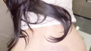 【69堂午夜视频】网吧里跳蛋调教姐姐直接在厕所打炮，水汪汪骚穴玩喷尿又湿又滑后入内射