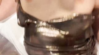 【69堂午夜视频】表妹的嫩穴女大表妹在家自慰不如用肉棒赐予他高潮