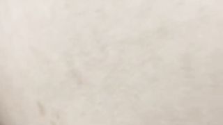 【69堂午夜视频】趁着女儿睡觉迷奸女儿闺蜜