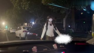 【69堂午夜视频】一边开着车兜着风，女儿一边在给舔着鸡巴，这是何等的爽呀