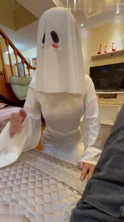 【69堂午夜视频】亲姐扮成幽灵娘主动求操，还让我给她找大鸡巴，就这出水量龙王来了也得夸俩句