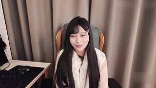 【69堂午夜视频】性工作服务者，刚成年就迫不及待下海！