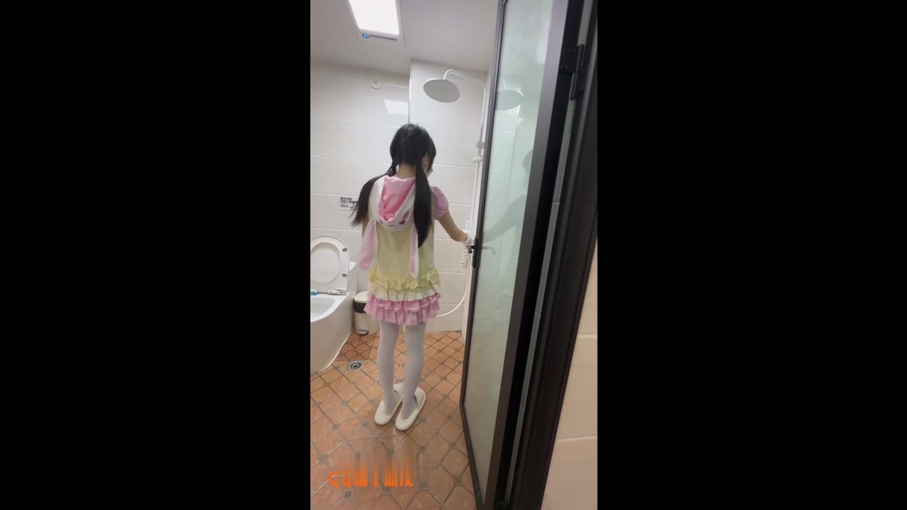 【69堂午夜视频】房东借修水管名义暴利强奸小萝莉