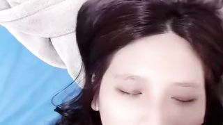 【69堂午夜视频】把毛毛剃掉了、谁也喜欢一边掐脖子窒息式的性爱