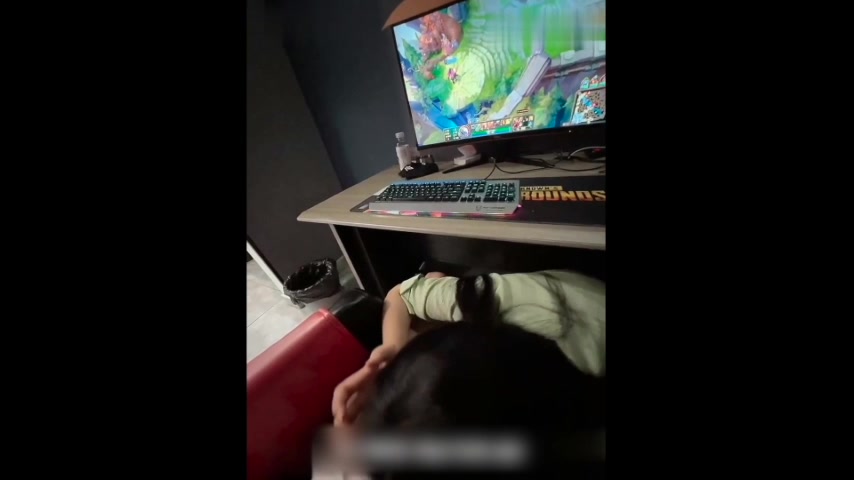 【69堂午夜视频】【游戏挂机干姐姐】与姐姐开电竞房 游戏都不玩了 直接后入亲姐姐