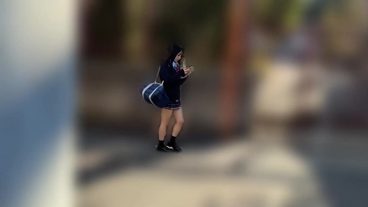 【69堂午夜视频】为了保护女儿，母亲被迫在女儿面前被侵犯1