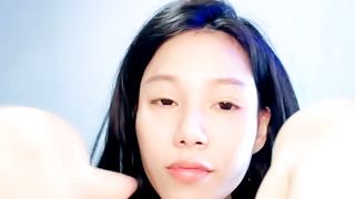 【69堂午夜视频】人妻荡妇露脸出镜，淫声荡语表情好骚，炮击抽插蹂躏骚穴，淫水多多好刺激，撅着屁股道具爆菊花，精彩又刺激