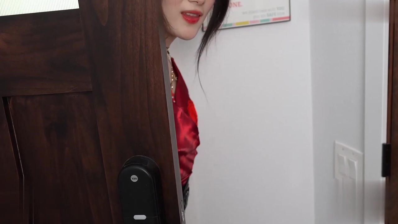 【69堂午夜视频】团圆变乱伦，表妹淫水精液灌满小穴滴满地