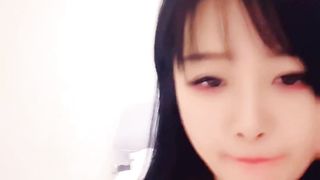 【69堂午夜视频】私欲甜妹露脸风骚极品美少妇穿着浴袍诱惑，在狼友的指挥下脱光光发骚，揉奶玩逼看特写，妩媚销魂浪叫呻吟