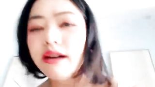 【69堂午夜视频】大奶黑丝女房东收租日记，全程露脸爆乳肥臀跟大哥激情啪啪大秀直播，让大哥揉奶玩逼，带着锁精环多体位爆草