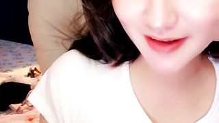 【69堂午夜视频】新来的极品少妇遇见小阿狸，豹纹内衣全程露脸大秀直播，表情好骚揉奶玩逼跳蛋摩擦阴蒂，浪叫呻吟精彩别错过