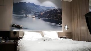 【69堂午夜视频】舌吻摸奶调情洗完澡后入骑乘猛操，性感大屁股上下套弄