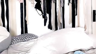 【69堂午夜视频】黑丝露脸风骚人妻少妇镜头前伺候大哥激情啪啪，口交大鸡巴让大哥揉奶抠逼，主动上位激情抽插浪叫呻吟不止