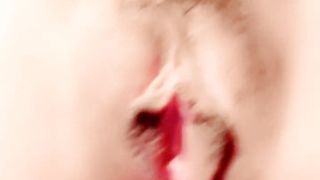 双马尾风骚小妹全程露脸大秀直播，奶子发育的很不错，淫声荡语互动撩骚掰开骚逼给狼友看特写，撅着屁股求草