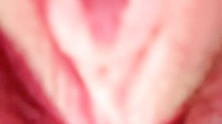 双马尾风骚小妹全程露脸大秀直播，奶子发育的很不错，淫声荡语互动撩骚掰开骚逼给狼友看特写，撅着屁股求草