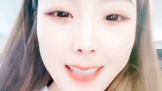 【69堂午夜视频】晴儿宝贝~给哥哥口舔了那么久~都硬不起来~真想一口吃掉它！求操~BB瘙痒难受~狼友们快来艹死她！