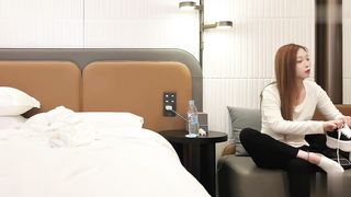 【69堂午夜视频】北方姑娘，性格开朗，满背纹身非常酷，口活很好性欲强，操得表情丰富.