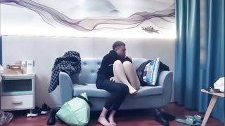 【69堂午夜视频】黑靴御姐有点飒，球衣宝贝情趣装