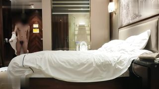 【69堂午夜视频】还自带黑丝，会深喉各种姿势都能配合，叫声非常好听表情也很享受