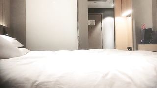 【69堂午夜视频】黑丝主动品尝男主鸡巴，舌头灵活挑逗