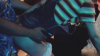 【69堂午夜视频】牛仔裤精神小妹不住的勾引我必须用大鸡巴给她一点教训