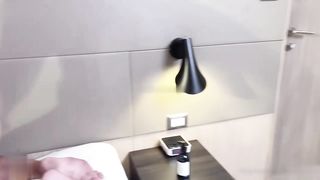 【69堂午夜视频】帮淫欲女友叫个按摩师三人一起激烈性爱女友被按摩师肥肉棒操的死去活来