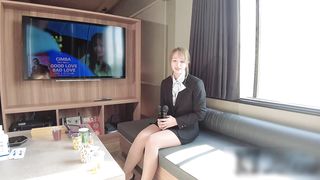 【69堂午夜视频】KTV 肉丝骚货张开大腿任你玩逼