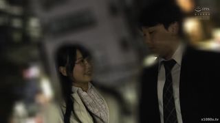 【69堂午夜视频】我的初恋女友身材火辣，性欲旺盛，她脱掉衣服后，让我高潮迭起