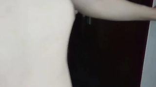 【69堂午夜视频】娇小白嫩肥臀巨乳人妻大马开小车舌吻足交调教口爆吞精