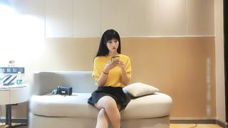 【69堂午夜视频】黄衣JK人小巧鸭哥直夸口活好