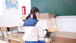 【69堂午夜视频】M系母狗学妹被学长发现喜欢在网络上色色成为肉便器的第一天