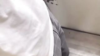 【69堂午夜视频】列车上与骚货厕所云雨