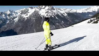 【69堂午夜视频】在雪山旅游和骚货交合射一身